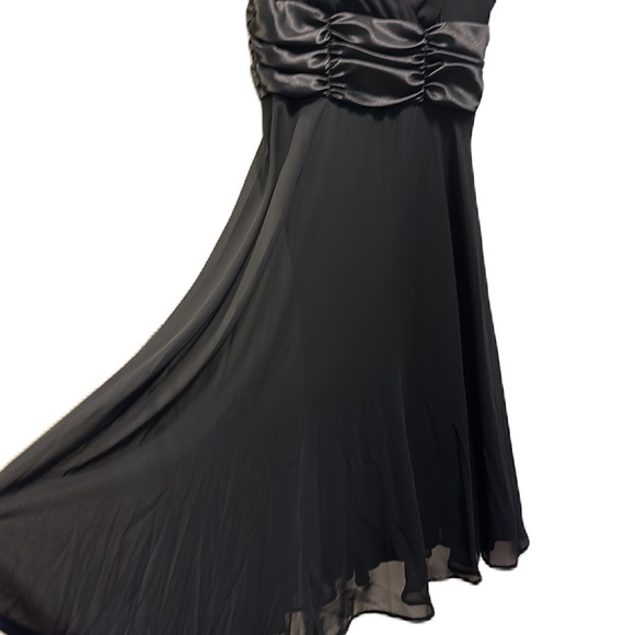 Connected Apparel Women's Lined Tea Length Dress  Black Mesh Over Black SZ 12 - Picture 3 of 6